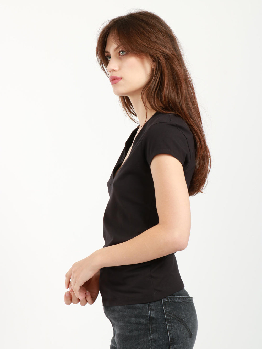 T-Shirt in Cotone Nera con Scollo a V