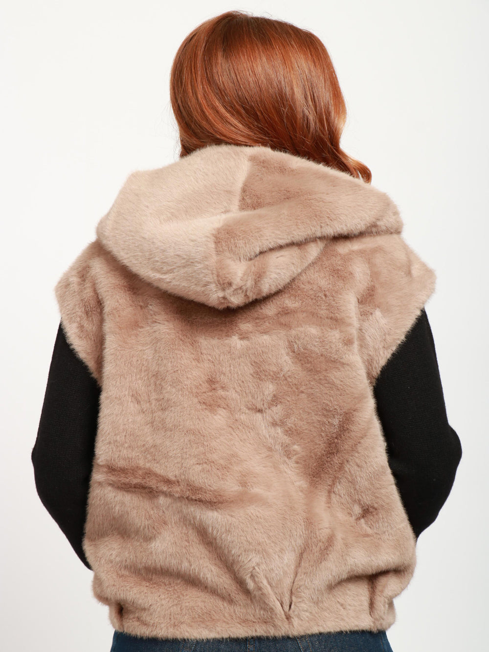 Jamilla Gilet in Ecopelliccia Nocciola con Cappuccio Fango