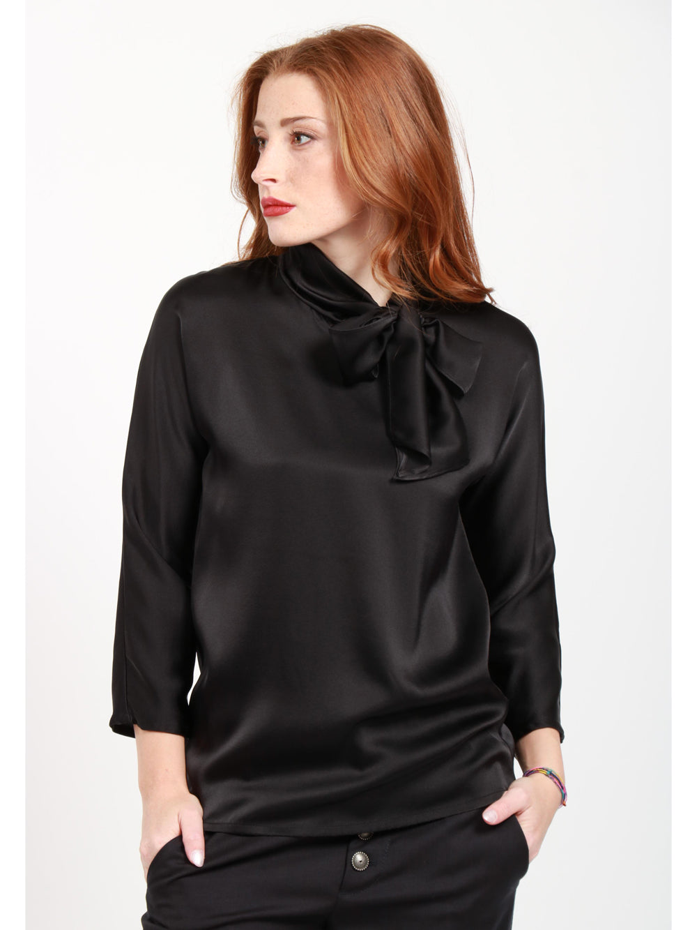 JUCCA Blusa in Seta Nera con Fiocco Nero