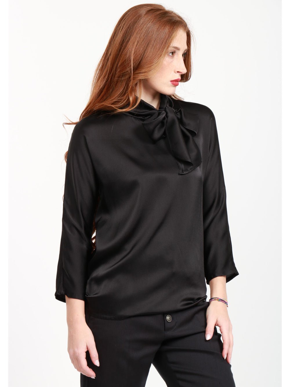 JUCCA Blusa in Seta Nera con Fiocco Nero