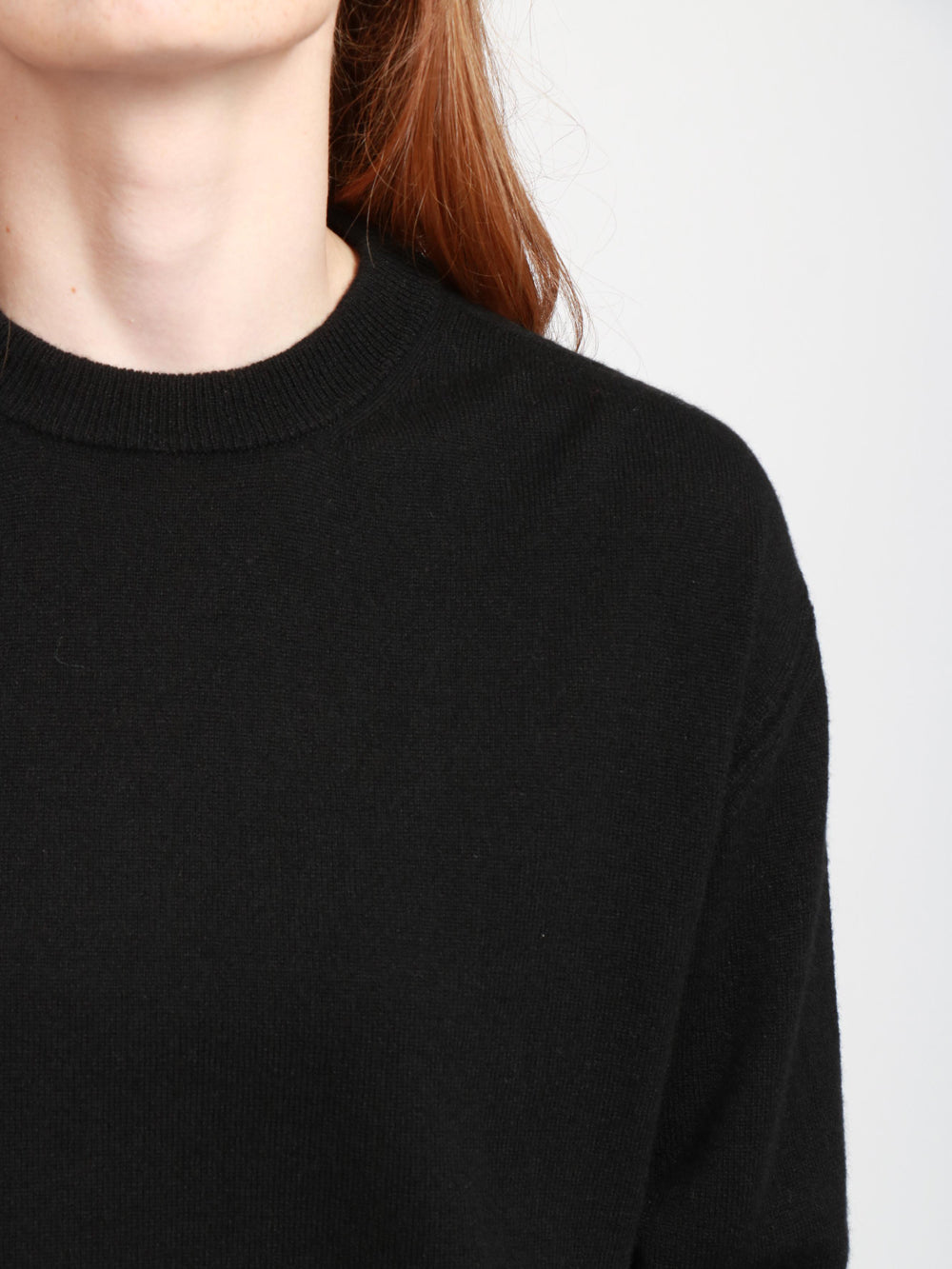 MOMONÌ Maglia Oita Girocollo in Misto Lana e Cashmere Nera Nero