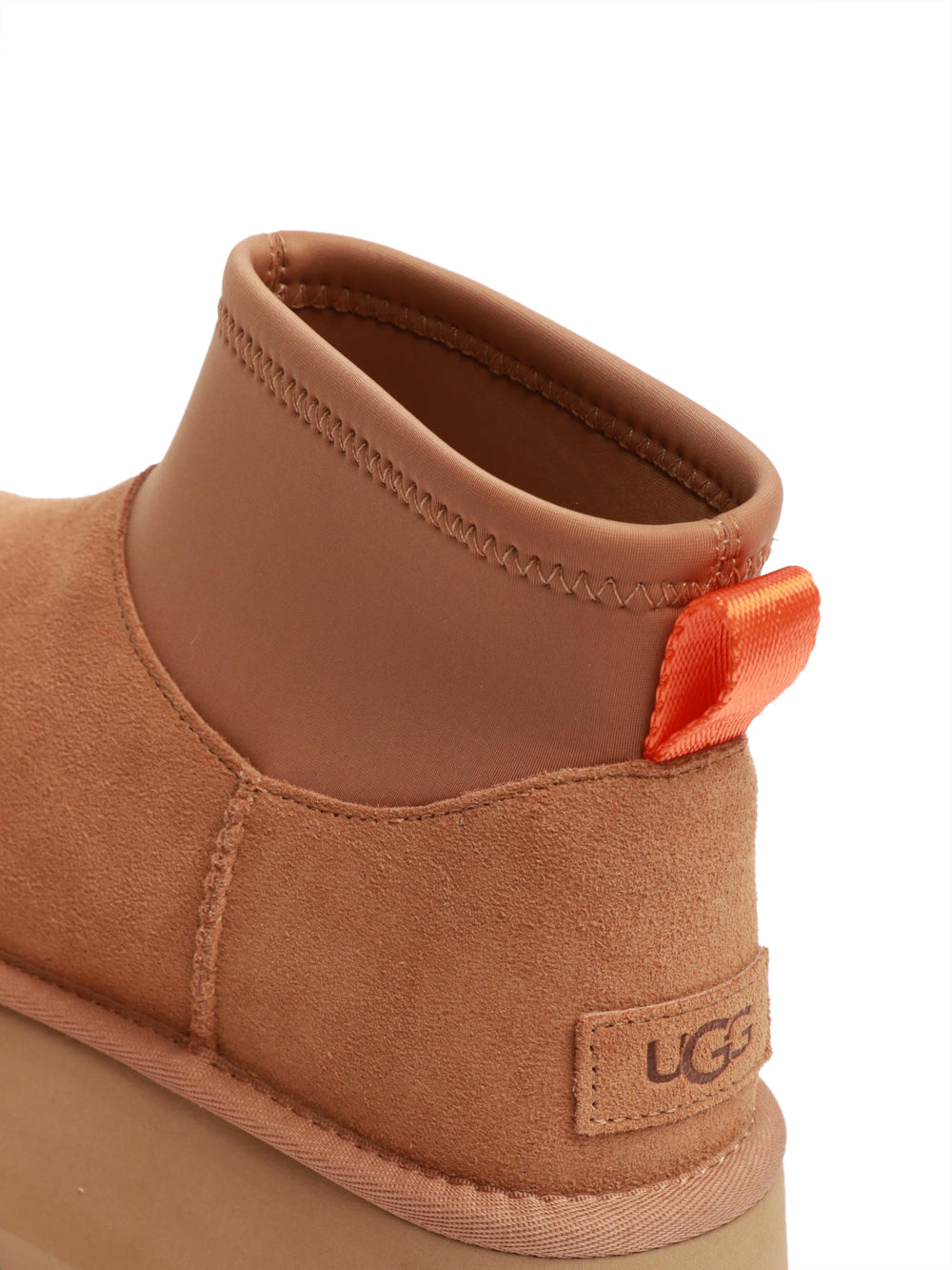 UGG Stivali Classic Mini Dipper in Suede Nocciola con Imbottitura in Lana Nocciola